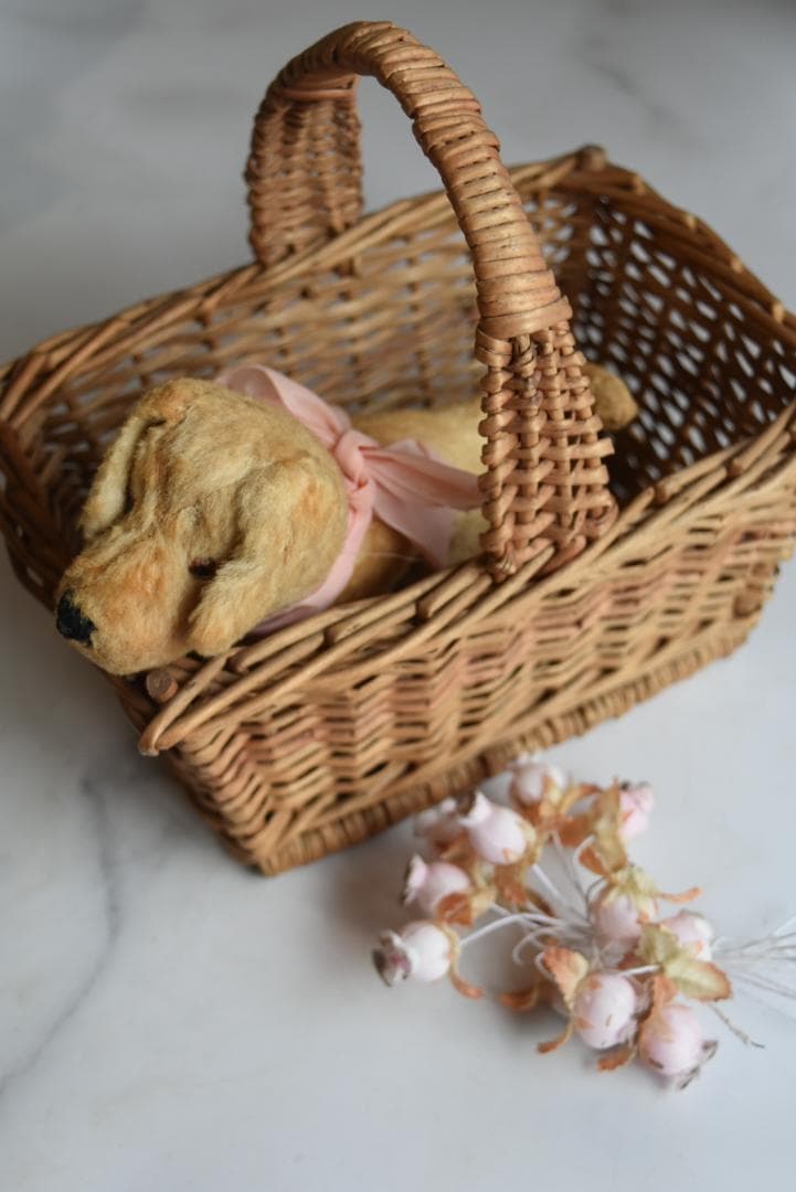 ピンクのリボン 1930年 可愛い小さな犬のぬいぐるみ 藁 フランス