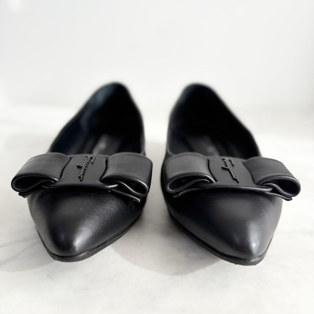 美品 フェラガモ 7.5D VIVA フラットパンプス ヴァラ レザー ブラック