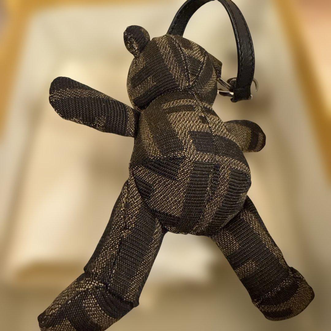 1/22 目黒蓮くん着用 FENDI FF ジャカード キーホルダー 熊チャーム