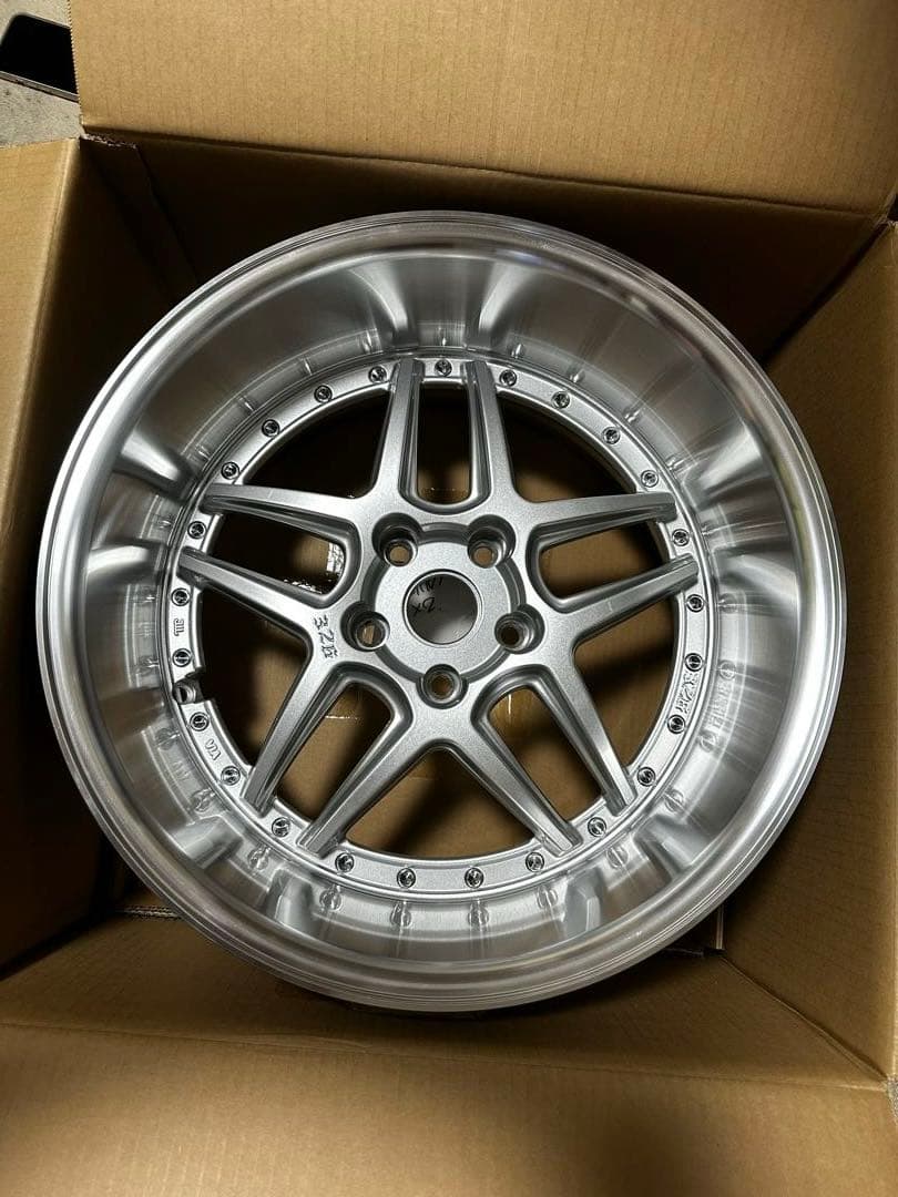 326Power ヤバキングゴースト　18インチ10j -4 ５PCD114.3