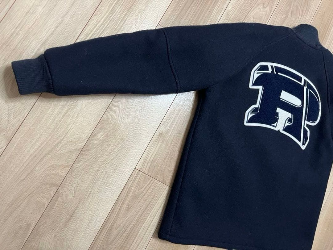 revolver リボルバー スタジャン M ネイビー/ホワイト - メルカリ