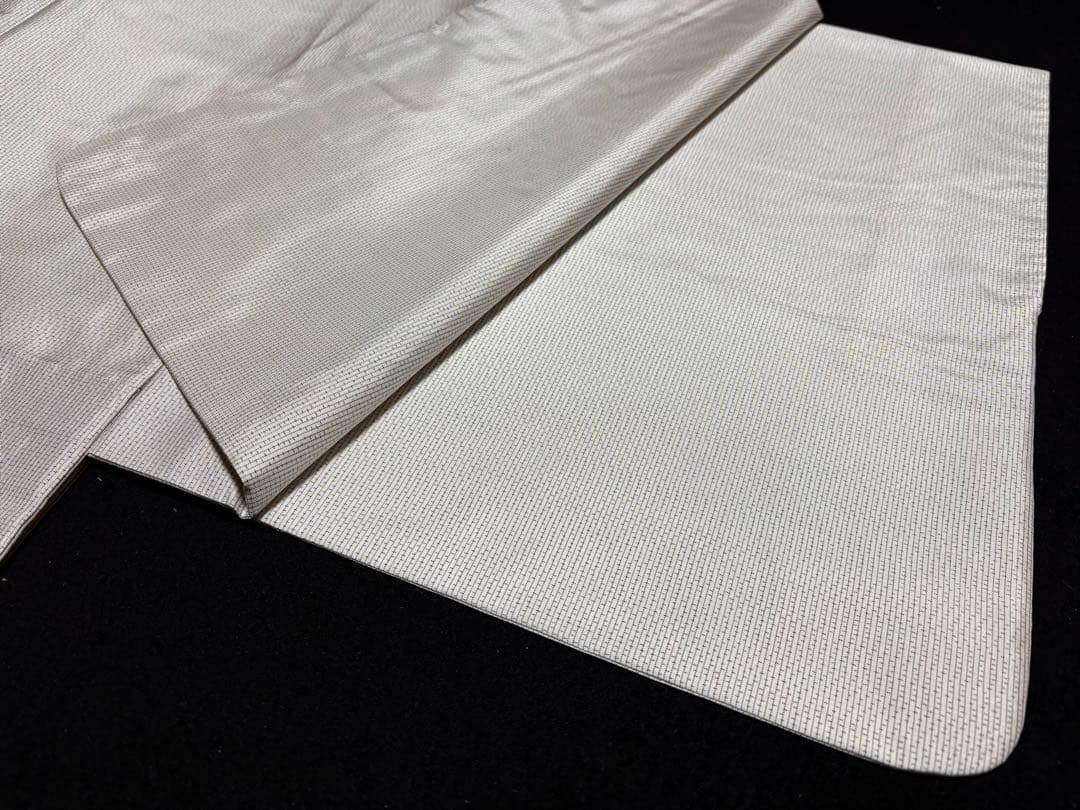 逸品 美品 和服 正絹 絣模様(白)大島紬アンサンブル(羽織紐)早い者勝ち