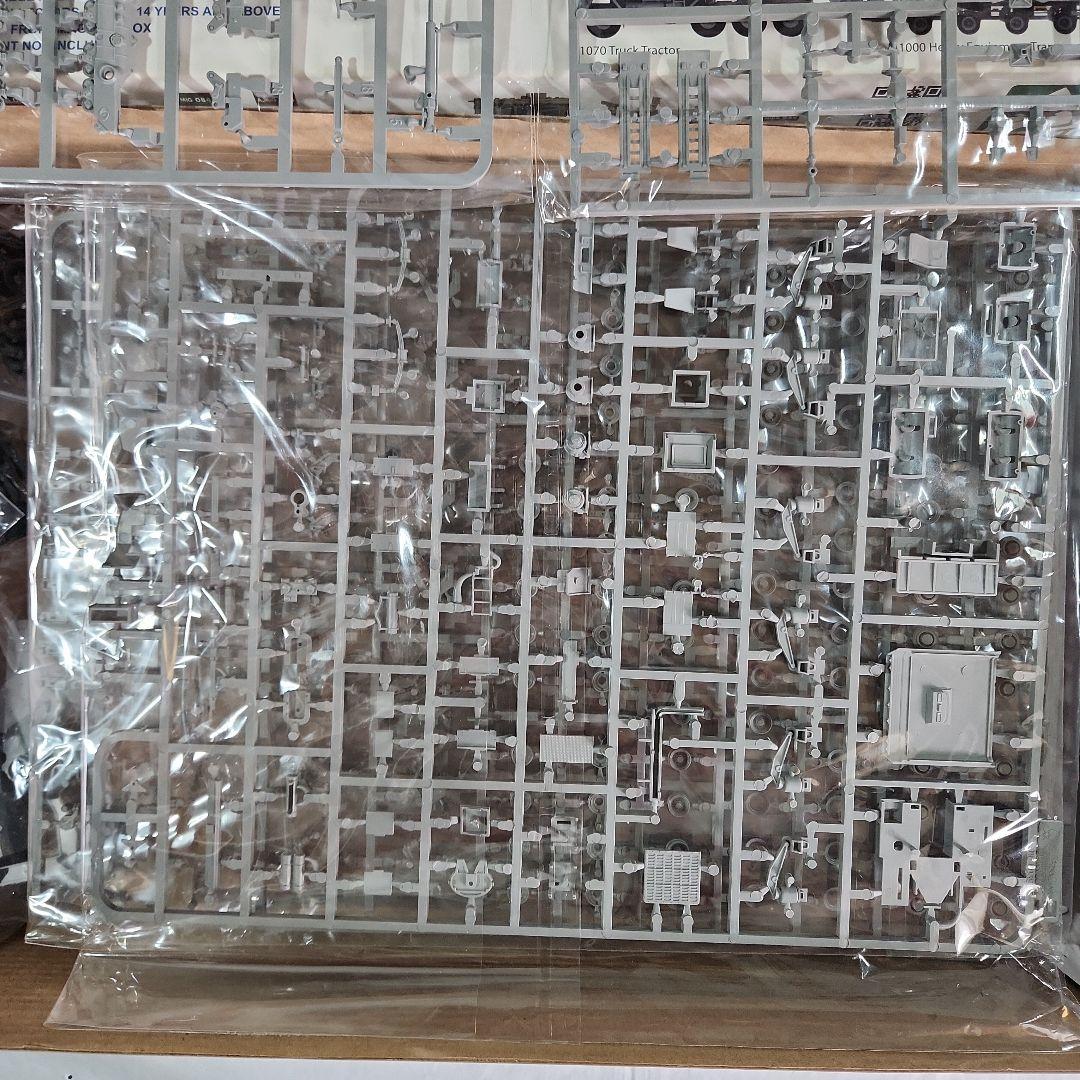 1/72 タコム「M1070 & M1000 W/D9R」 - メルカリ