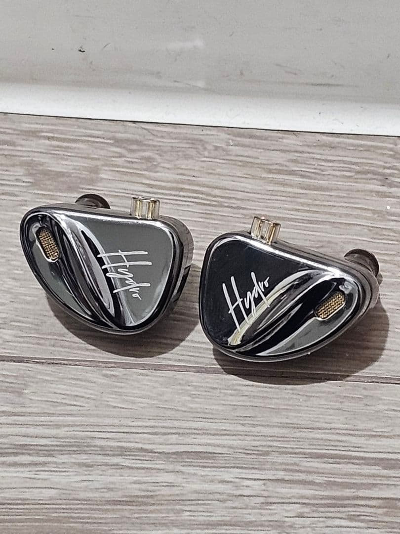 CCA Hydro ハイドロ 2DD+8BA チューニングスイッチ イヤホン Amazon.co.jp: CCA Hydro 4つのチューニングスイッチ付きイヤモニ