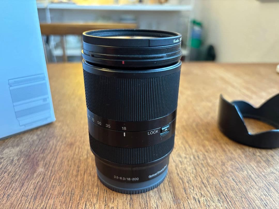 ソニー SEL18200LE F3.5-6.3 OSS ズームレンズ