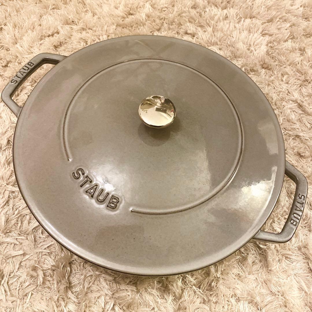 ☆美品☆ ストウブ　STAUB ブレイザー　ソテーパン　28cm グレー ストウブ ブレイザー ソテーパン 28cm [グレー] (鍋) 価格比較 - 価格.com