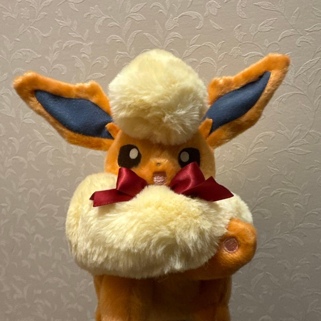 新品　タグ付き　ブースター　ぬいぐるみ　イーブイコレクション　ポケモンセンター ぬいぐるみ Eevee Collection ブースター ｜【公式】ポケモンセンター