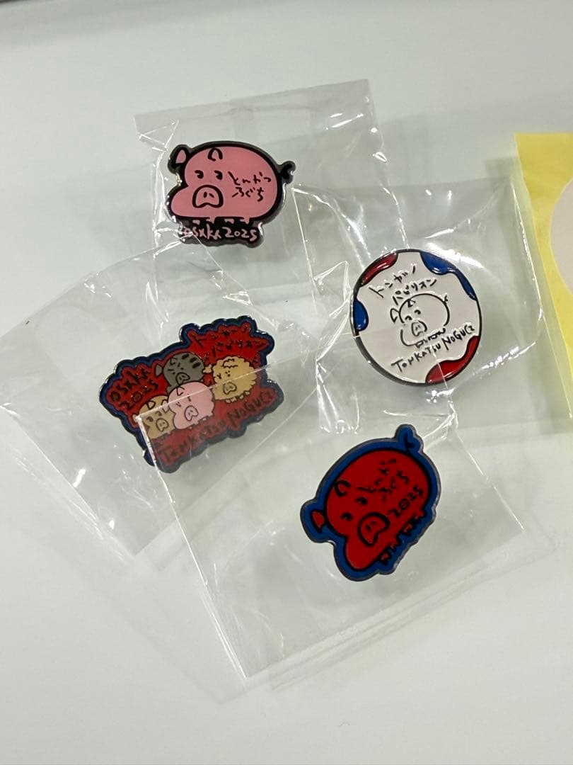 EXPO2025 大阪関西万博 とんかつ乃ぐち ピンバッジ 4個 シール3枚