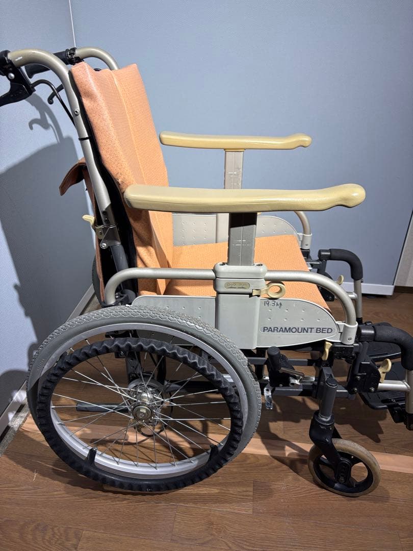 パラマウントベッド 車いす 330Sシリーズ 座面低め - メルカリ