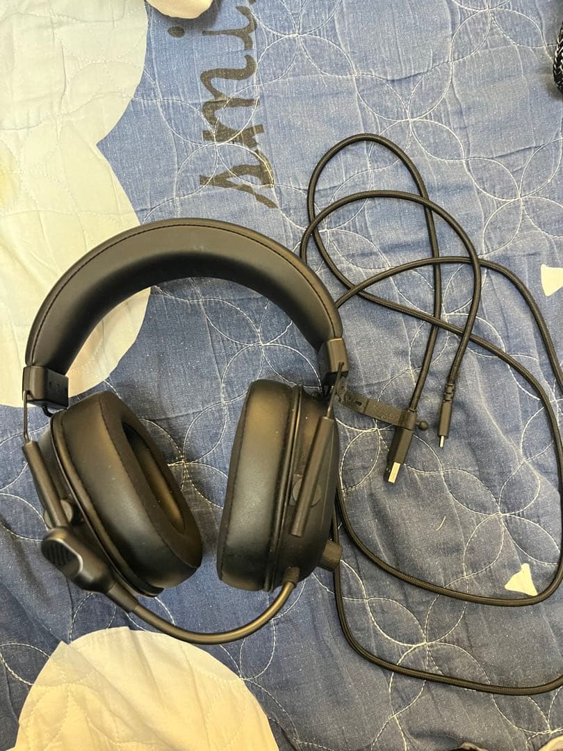 RAZER BlackShark V2 ワイヤレスゲーム用イヤホン Amazon.com: Razer BlackShark V2 Pro Wireless Gaming Headset for PC