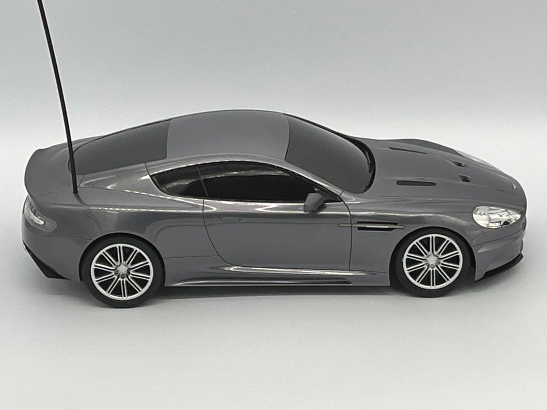 007 カジノロワイヤル アストンマーチンDBS 1/12 ラジコン 限定カラー