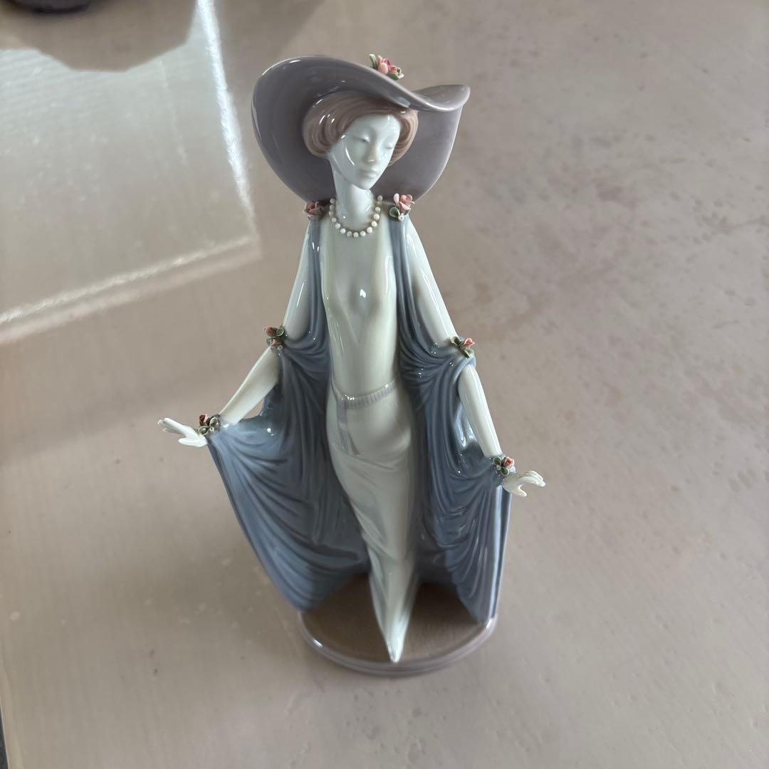 ふみふみ様専用 LLADRO リヤドロ モンテカルロの貴婦人の通販はau PAY