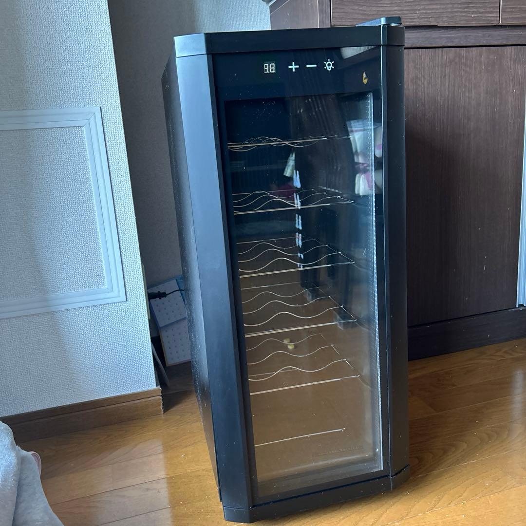 ミニワインセラー　WCE-12B IRIS OHYAMA（アイリスオーヤマ） ワインセラー 12本 ペルチェ式 家庭