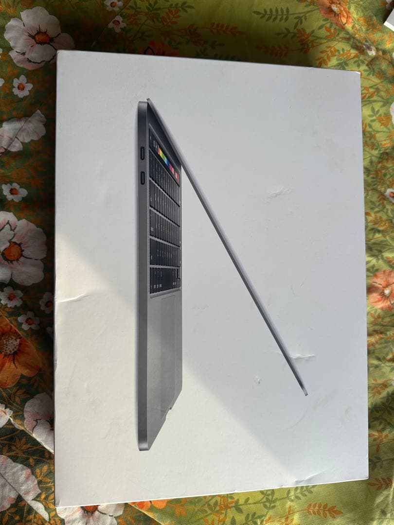 MacBook Pro 13インチTouch Bar2018年電源入らず部品取り MacBook Pro 13