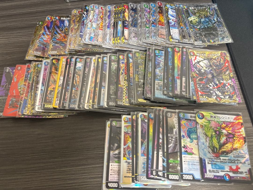 デュエマ引退品！デッキ＆金トレジャー＆大量のカード＆プレイマット
