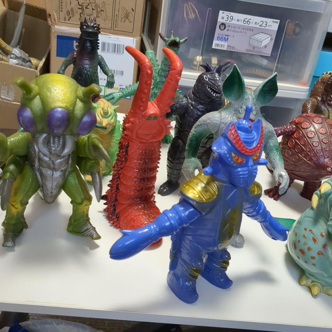 ウルトラマン 怪獣ソフビ まとめ売り 35体 単品購入も可能 - メルカリ