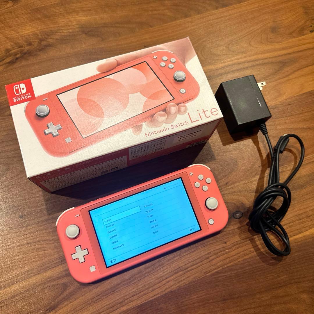 任天堂 Nintendo Switch Lite本体 コーラル、充電器 - メルカリ