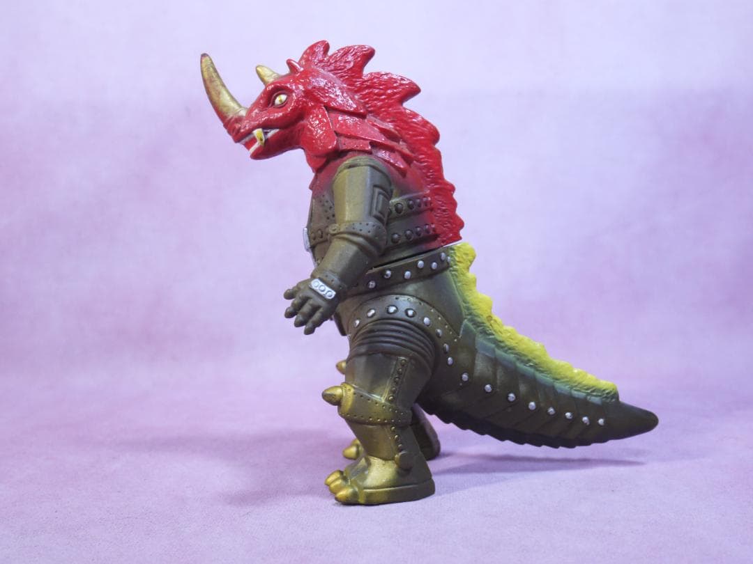 怪獣コマンドパワー軍団 メガゾラン ソフビ - メルカリ