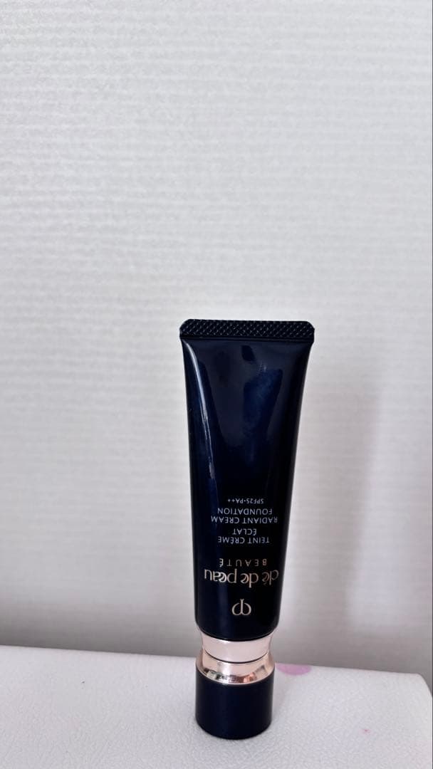 cle de peau クリームファンデーション Radiant Cream Foundation SPF 25 | Clé de Peau Beauté