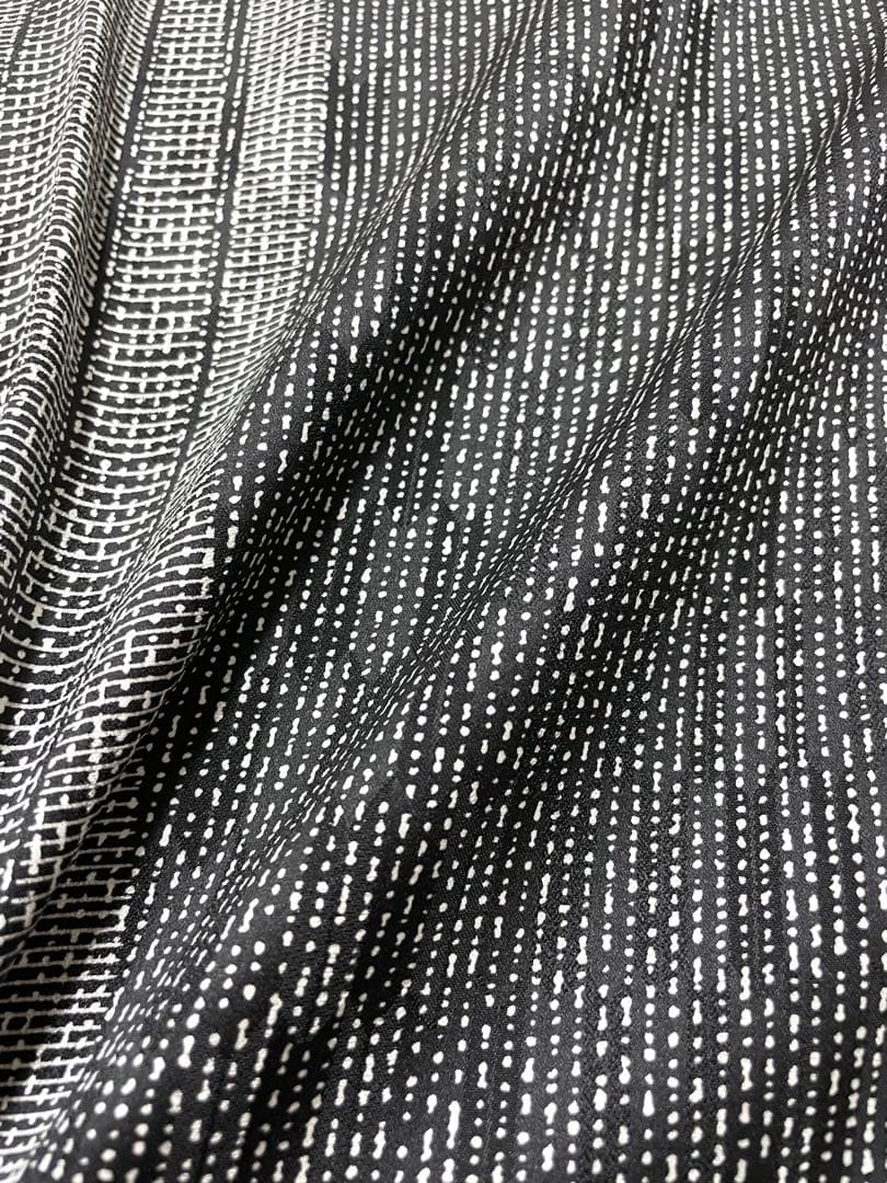 モノトーン 染め 矢絣の地紋 モダン 残布 ガード加工