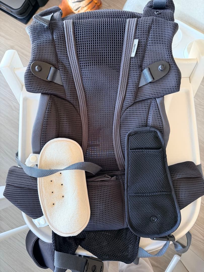 Aprica メッシュ抱っこ紐 グレー　ラクリス 楽天市場】アップリカ ラクリス グレー GR 抱っこ紐 Aprica Laclis