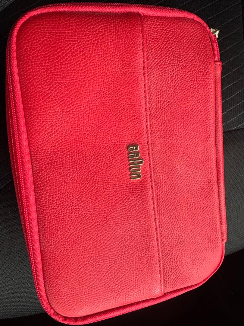 Braun 脱毛器 赤 ケース付き - メルカリ