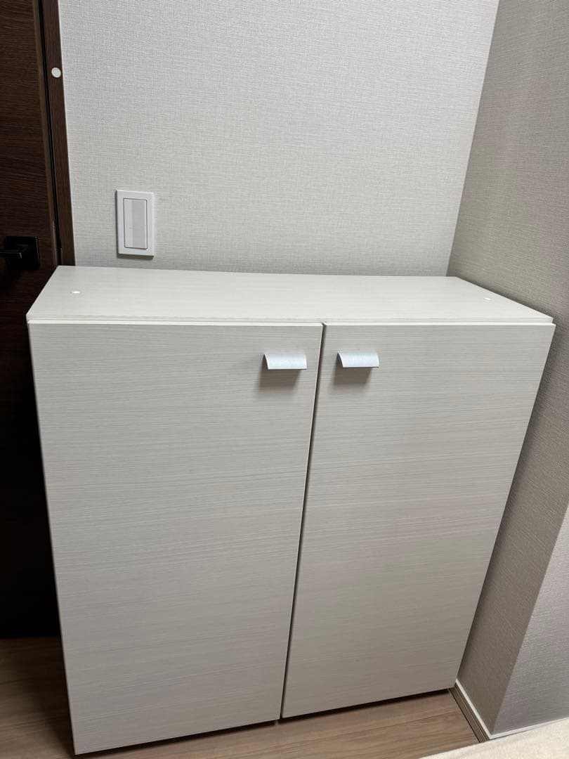 収納棚　ホワイト（高さ92×横84×奥行き34（奥行き最大37）） 収納棚 ホワイト（高さ92×横84×奥行き34（奥行き最大37）） ストア