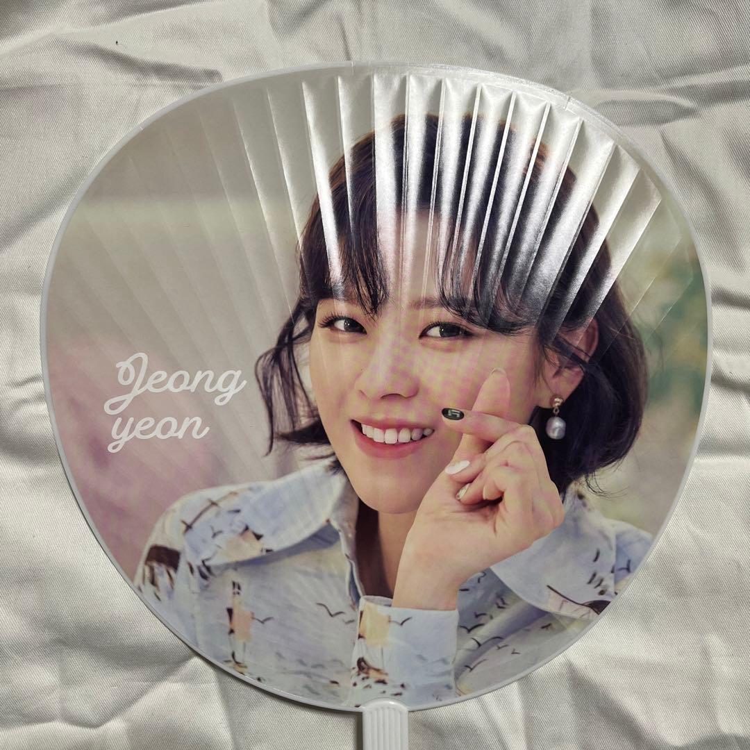 TWICE ジョンヨン うちわ - メルカリ