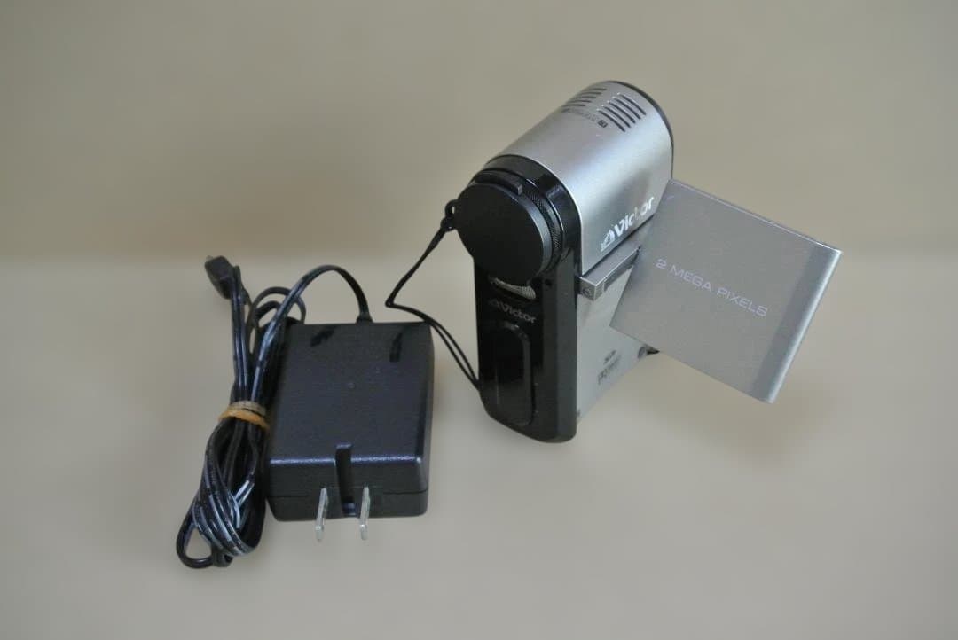 【動作確認済】Victor Everio GZ-MC100 ★CFカード2枚付★ ハードディスクムービーEverioGZ-MC100製品情報ビクター | JVC