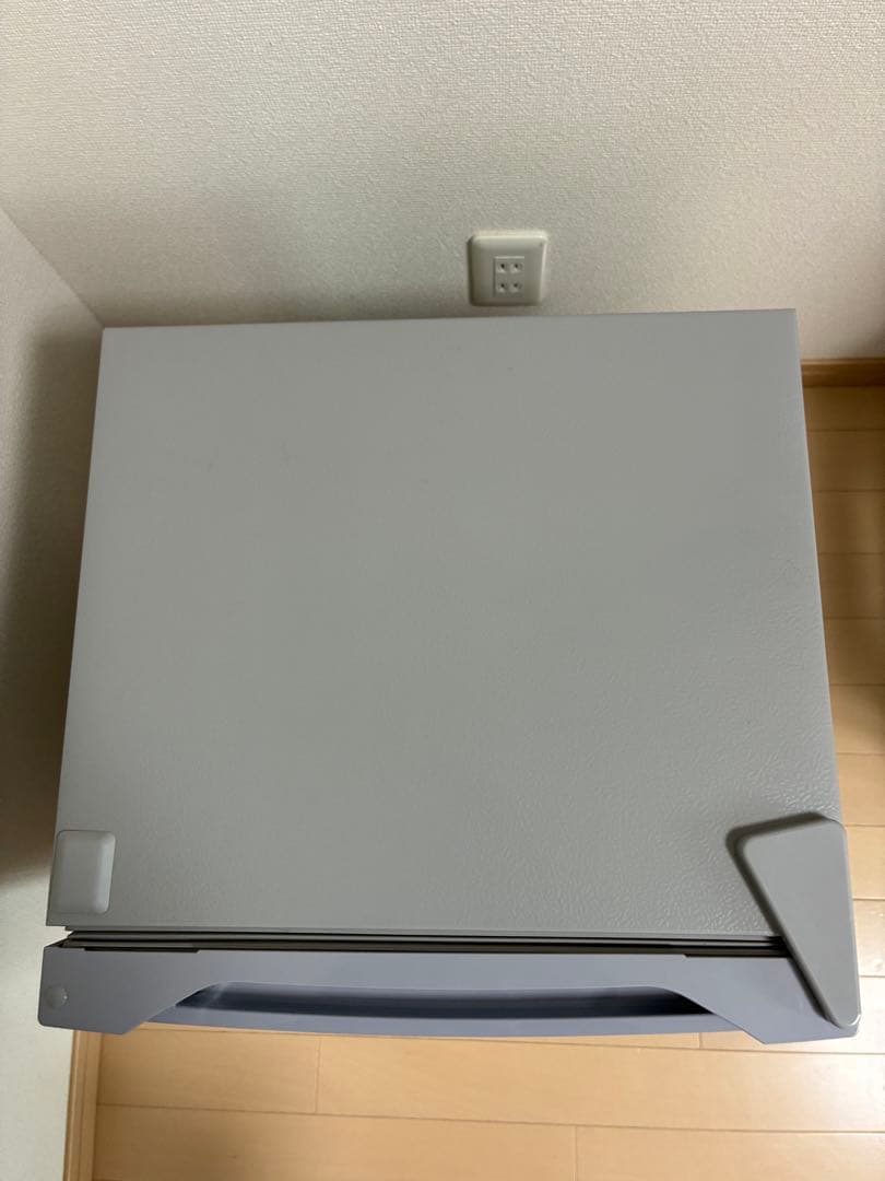 宮城手渡し※アイリス冷凍・冷蔵庫 直冷式 ゴールド2025年4月購入 小型