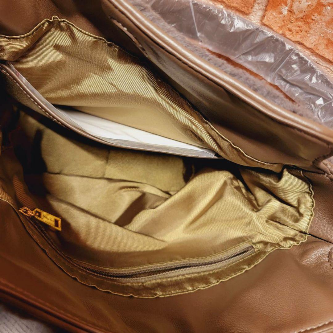 ペレリールッソ ジ・エスティロ社製 メリノライトムートンマルチウェイ