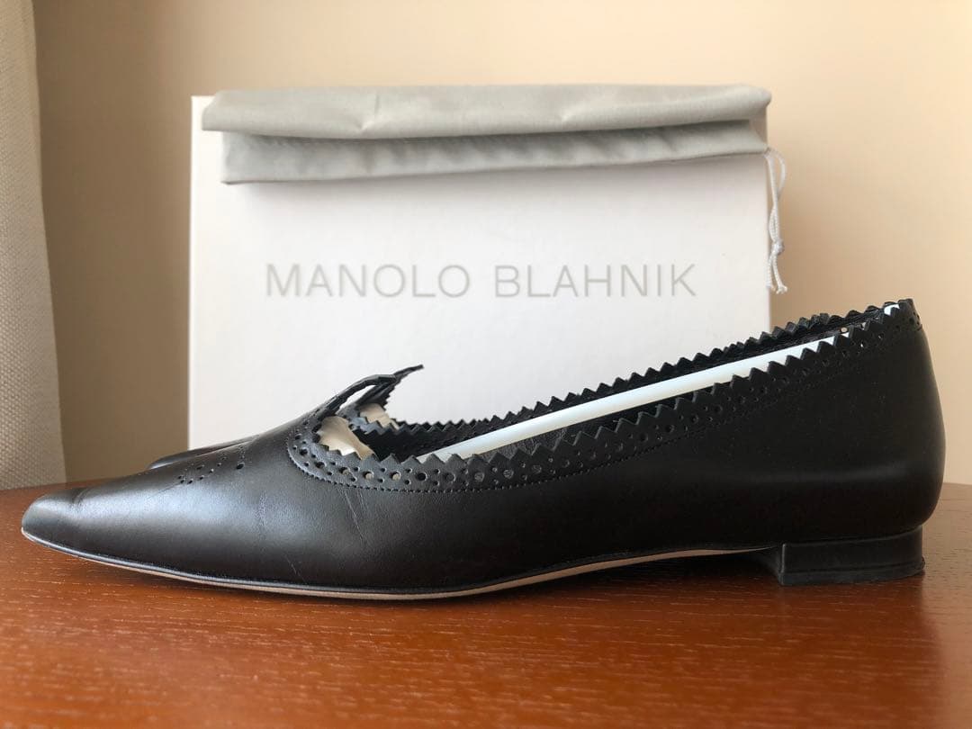新品同様品】マノロブラニク カーフ革 ポインテッド 黒 35 - メルカリ
