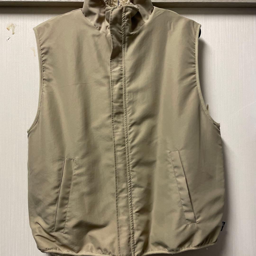 Stussy ボアベスト ベージュ系 リバーシブル - メルカリ