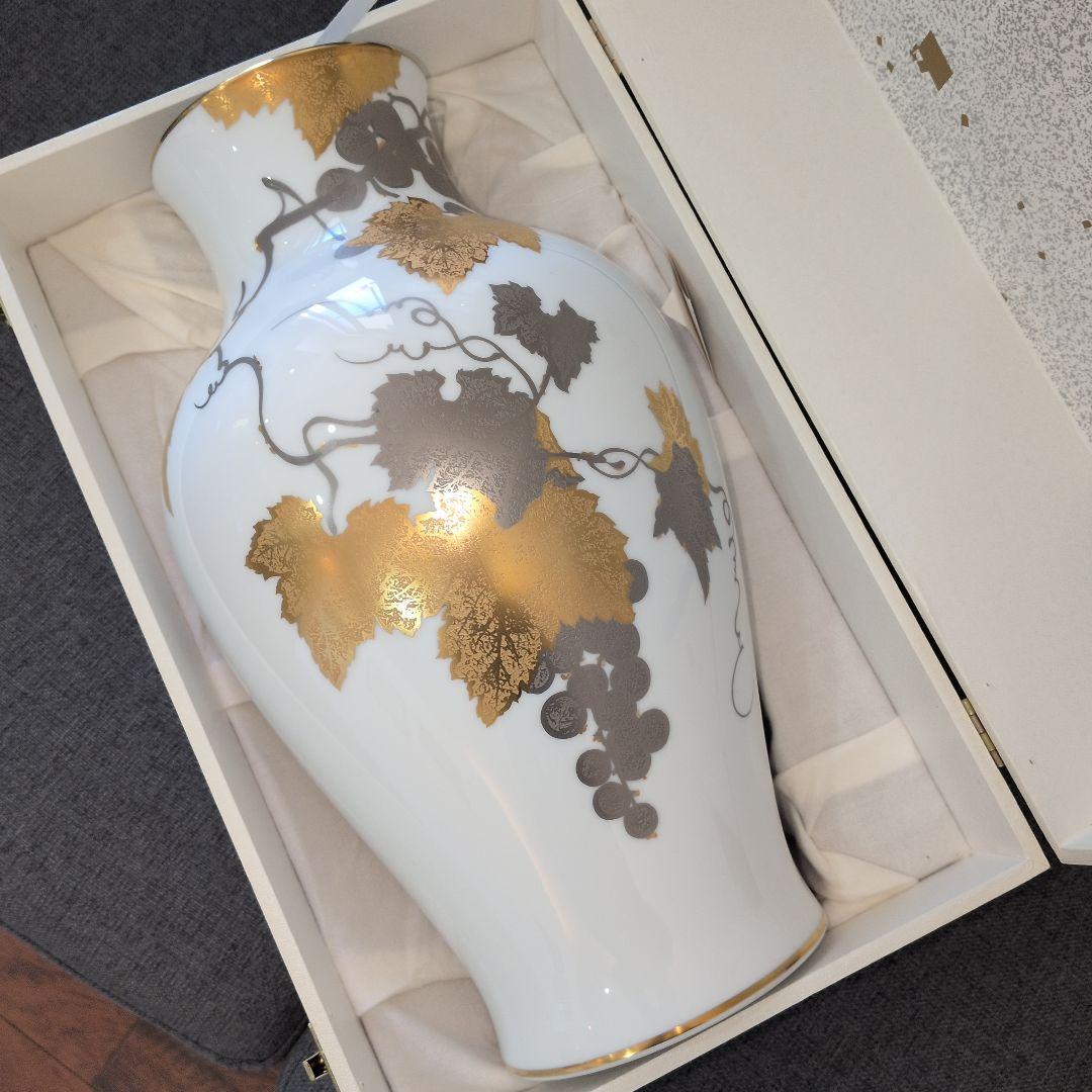 宮内庁御用達 大倉陶園 金蝕葡萄 花瓶36cm - メルカリ