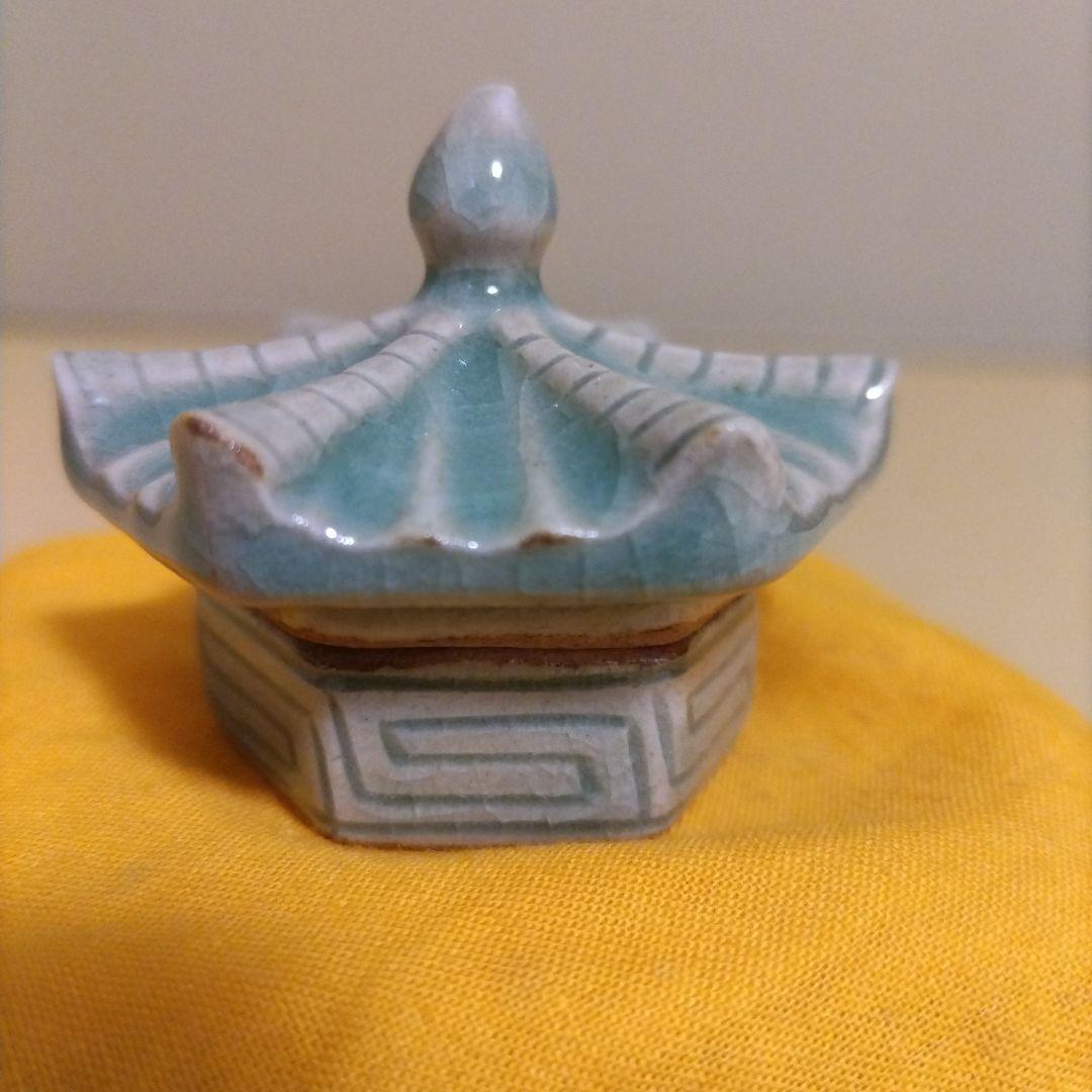 青磁　辻堂　香合　申 相浩 作