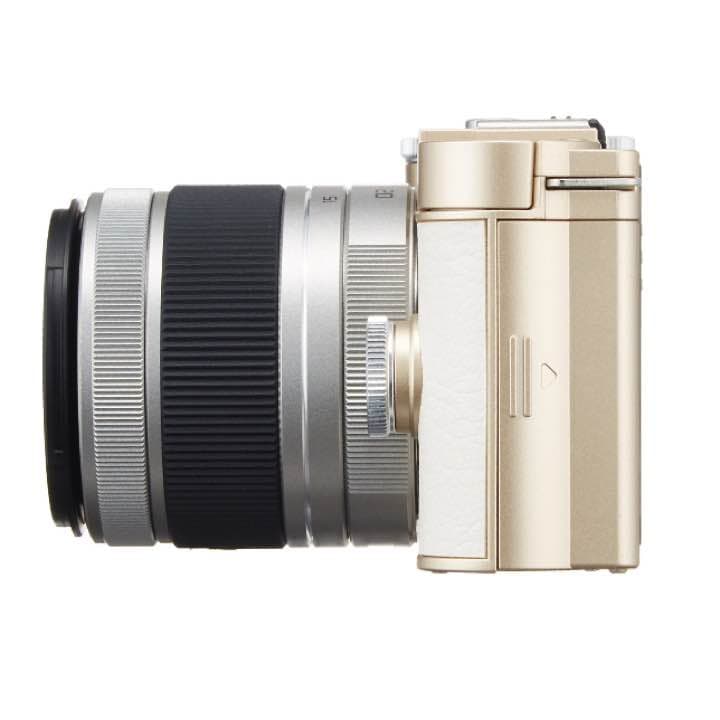 新品《PENTAX》ミラーレス一眼 Q-S1 ズームレンズキット ゴールド