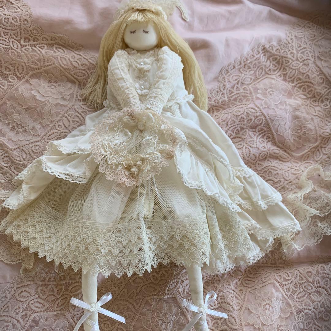 さえらヒスクローネ 可愛らしいお人形オルゴール美品 - メルカリ