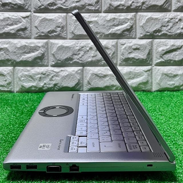 2020《フラッグシップモデル》DVD搭載！Panasonic CF-LV9