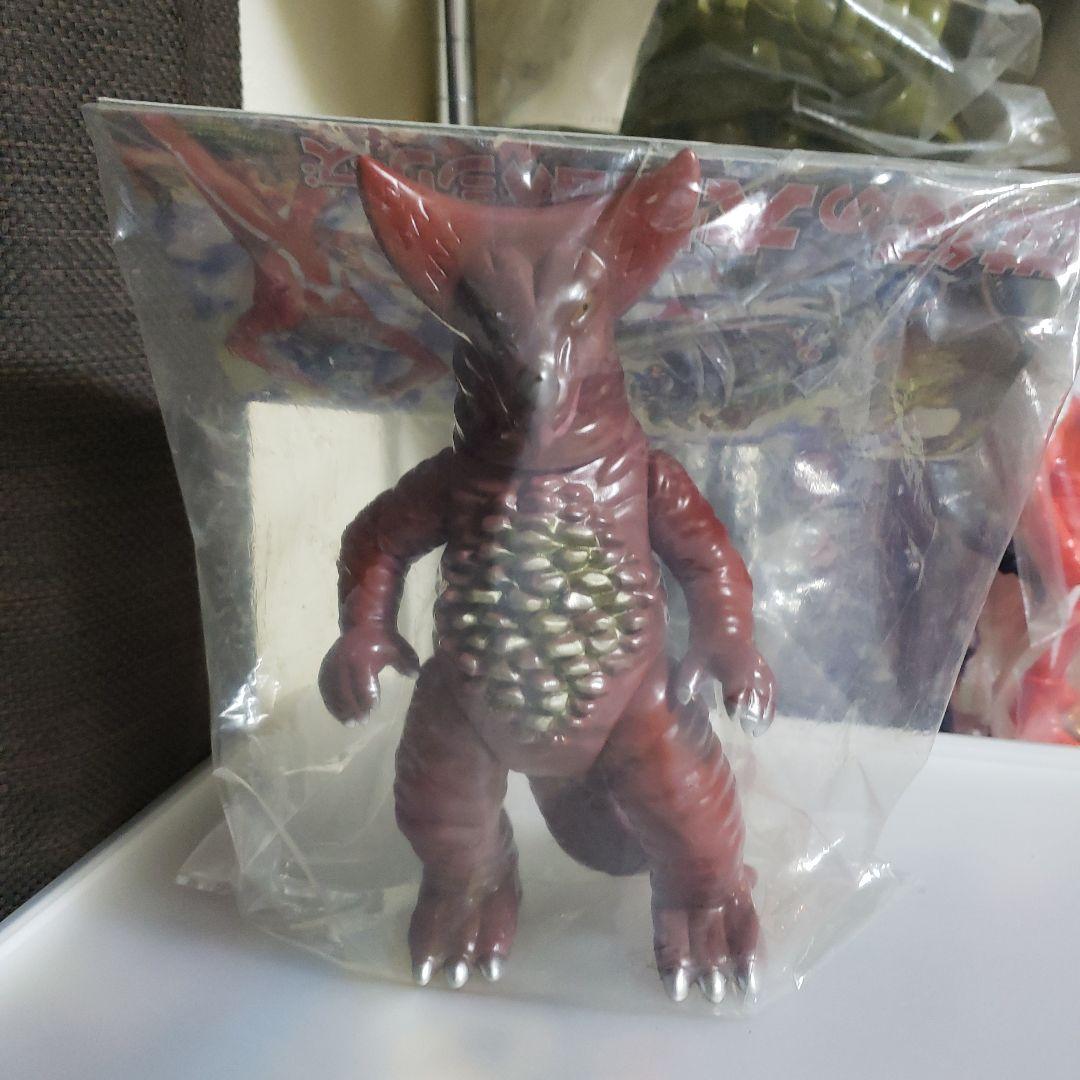 マーミッド　ソフビ　世紀の大怪獣シリーズ 　ウルトラマン怪獣 　ゴモラ ウルトラ怪獣シリーズ 02 ゴモラ | BANDAI TOYS