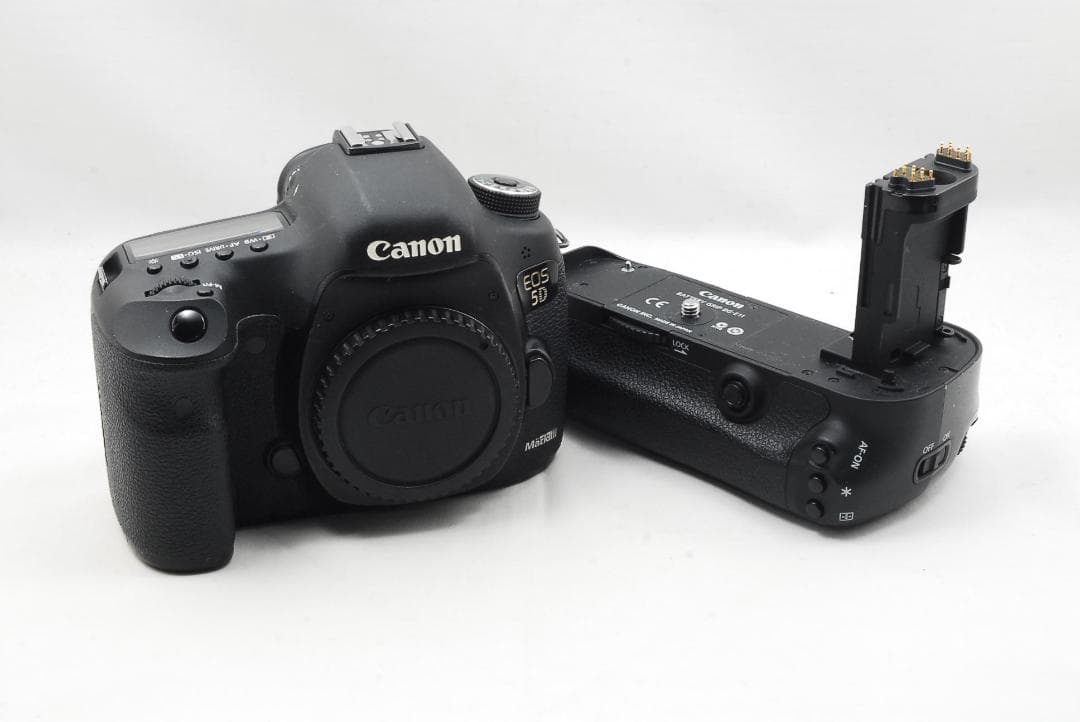 キャノン EOS 5D Mark Ⅲ &バッテリーグリップ BG-E11 649 Canon BG-E11 Battery Grip for EOS 5D Mark III, 5DS, & 5261B001