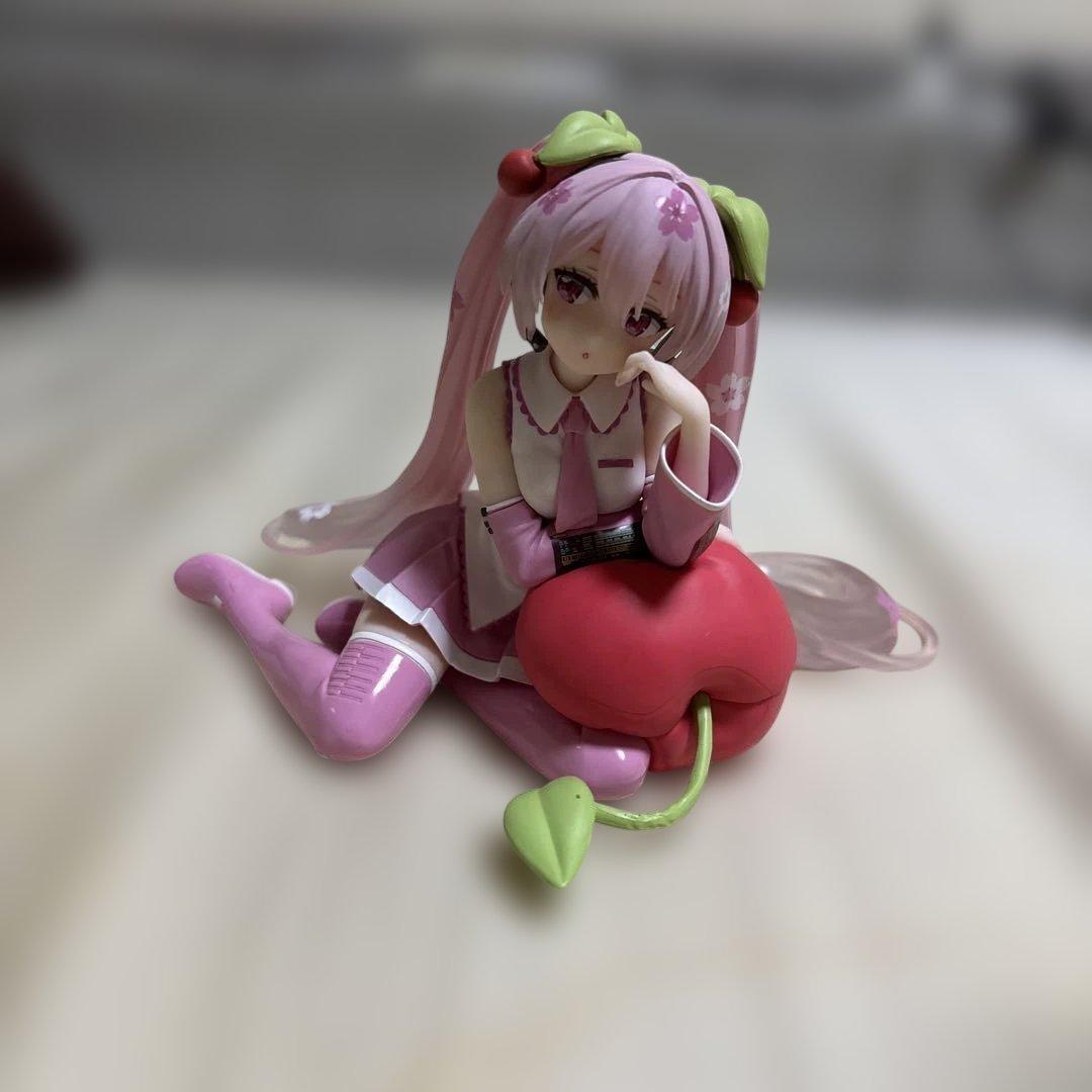 桜ミク Desktop Cute フィギュア 〜さくらんぼクッション - メルカリ