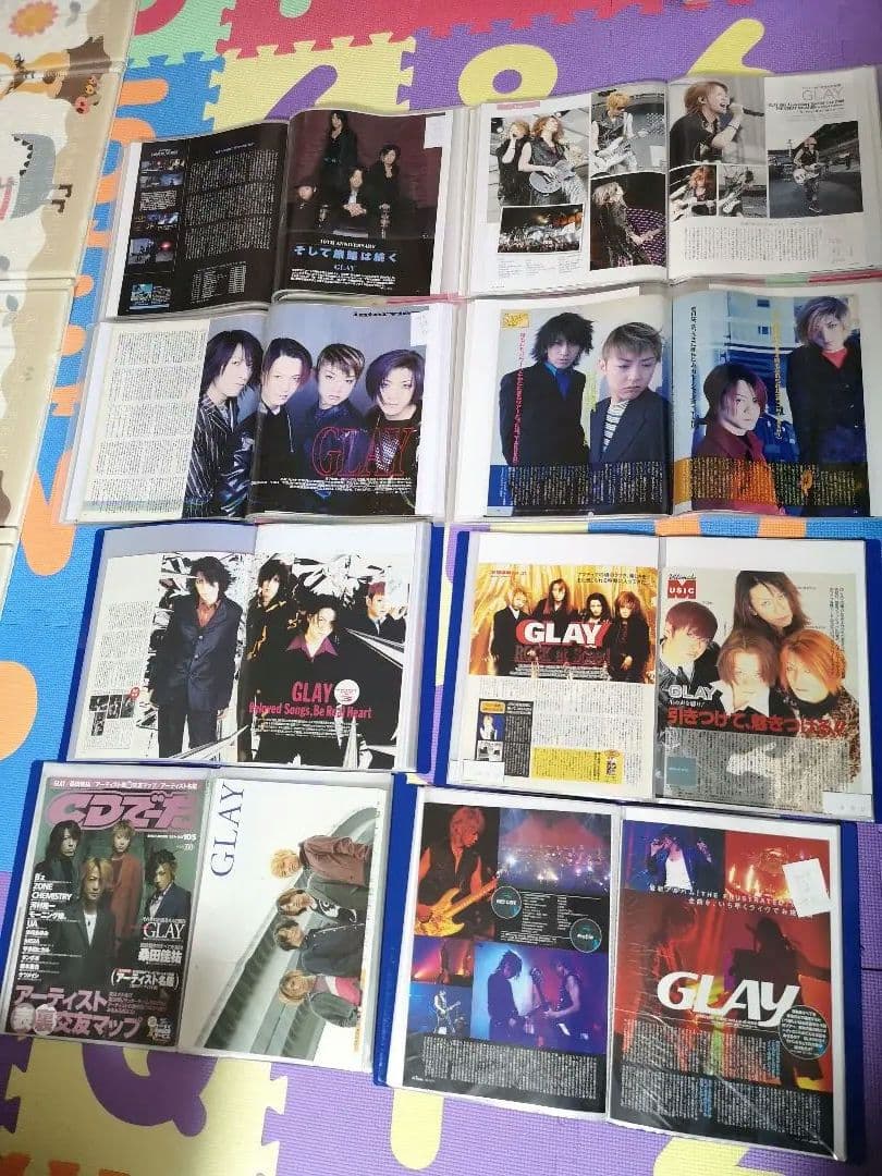 GLAY(1冊200円計算)207冊分　939ページ　切り抜きしファイリング済み