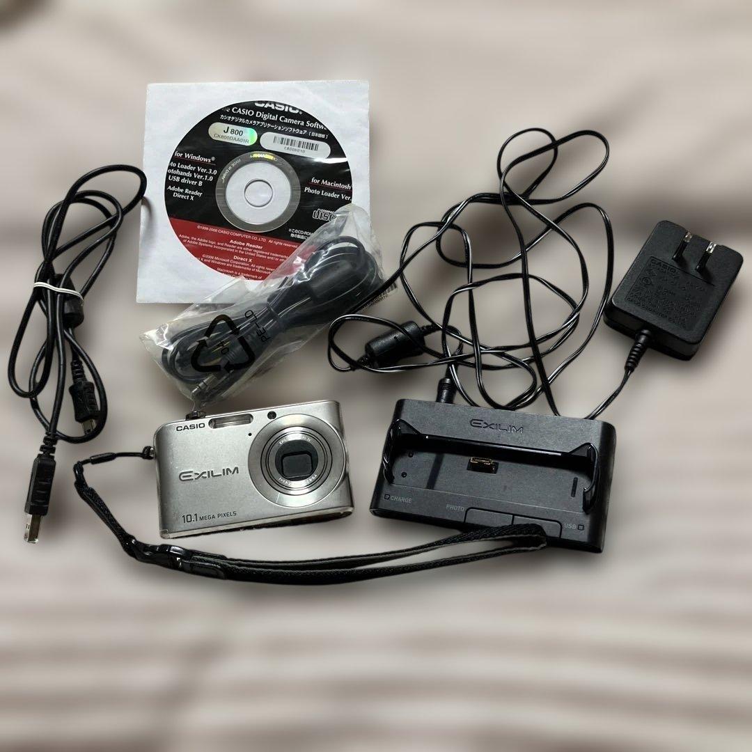 【週末セール】CASIO EXILIM 10.1メガピクセルデジタルカメラ CASIO EXILIM 10.1メガピクセル デジタルカメラ - メルカリ