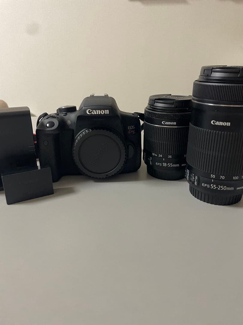 Canon EOS KISS X8i EOS KISS X8I(W) Wズーム CANON EOS Kiss X8i ダブルズームキット 価格比較 - 価格.com