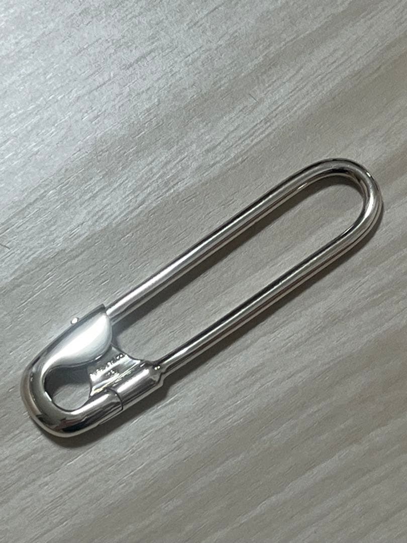 ティファニー 安全ピン キーリング キーホルダー - メルカリ