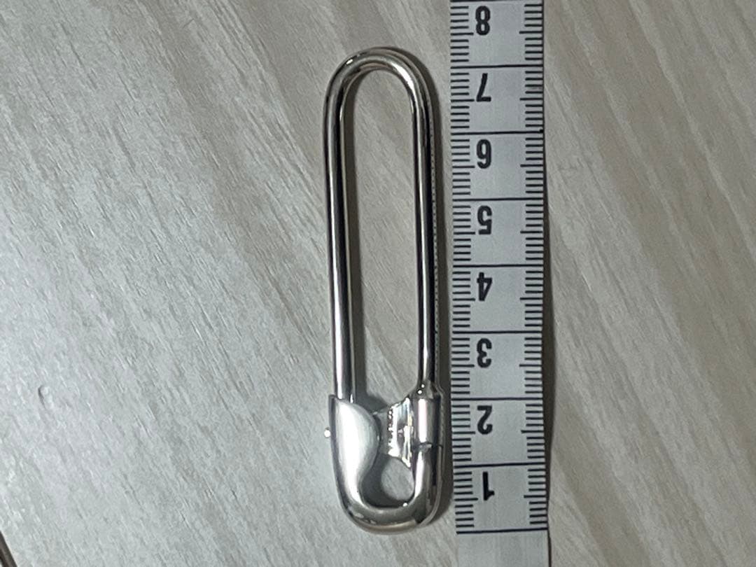 ティファニー 安全ピン キーリング キーホルダー - メルカリ