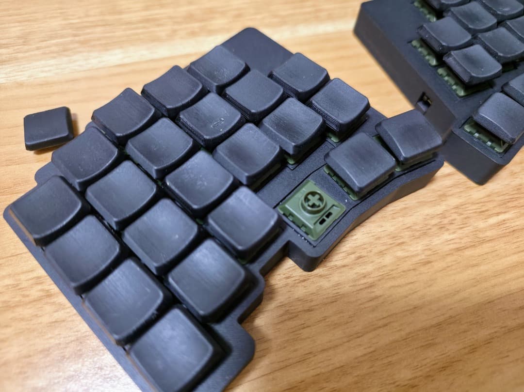 分割式キーボード roBaish-m-R/minimal-keysケース - メルカリ