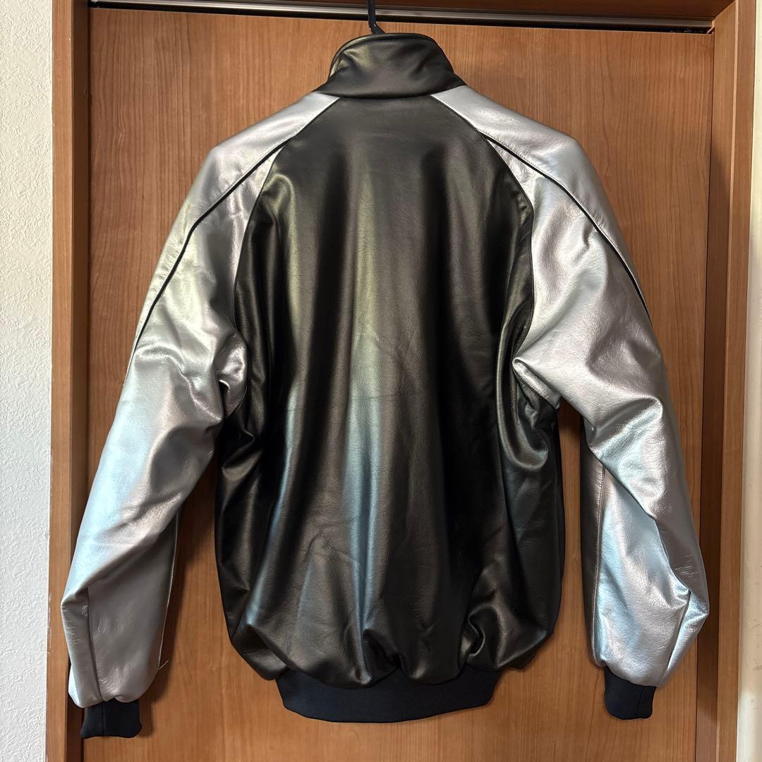 ミズノ 高校野球部 グランドコートジャンパー ブラック＆シルバー 光沢