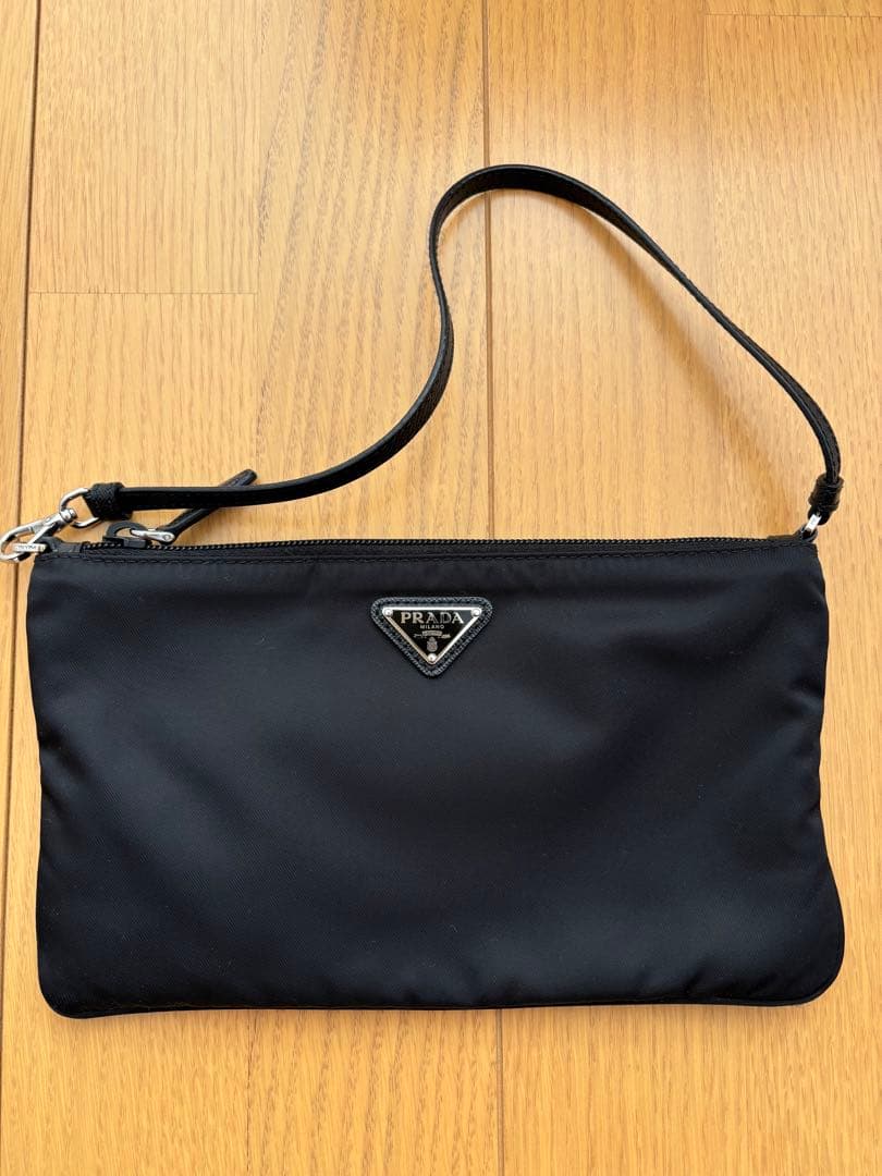 PRADA ナイロン バッグ 梨花 私物同品 美品 - メルカリ
