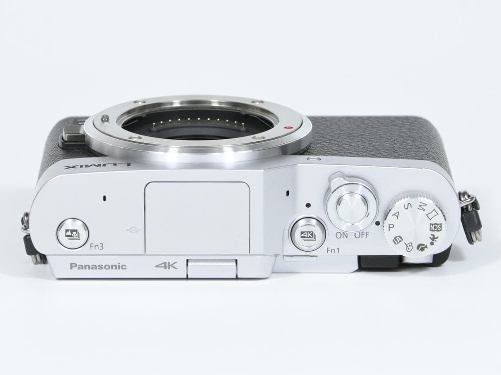 【美品】 パナソニック LUMIX DC-GF9 ボディ《ショット数1144》